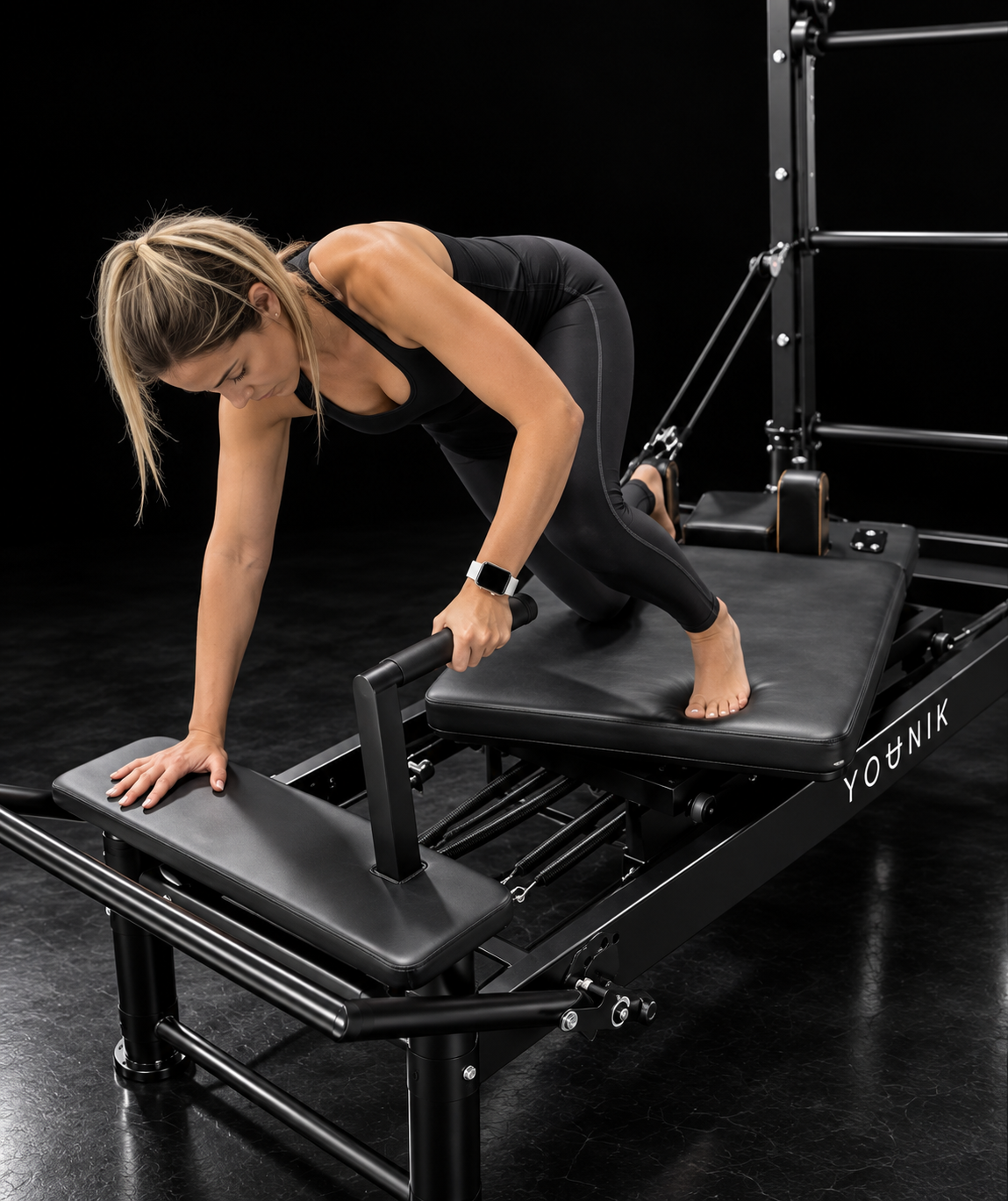 YOUNIK V5 Reformer — cvičení na rotační platformě